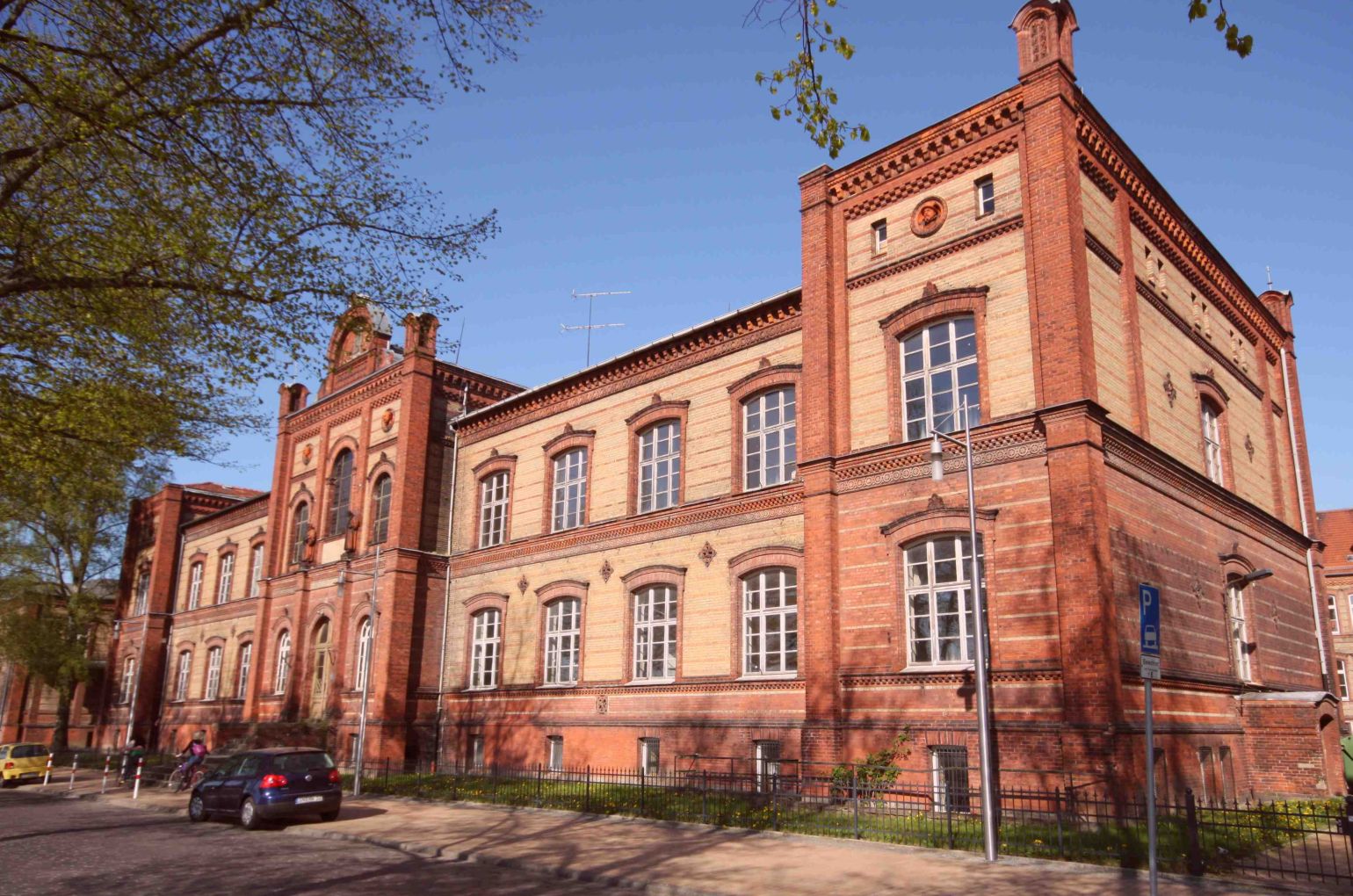 Gesamt-Gymnasium